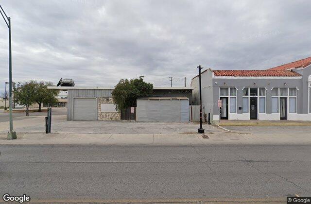 Street view of 402 and 416 East La Chappelle Street, San Antonio, TX