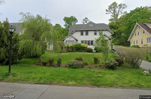 Street view of Downtown New Rochelle, NY